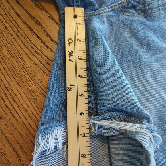 Levi's 513 Cutoff Blue Denim Jean shorts Womens W32 Distressed Frayed Hem - Picture 14 of 14